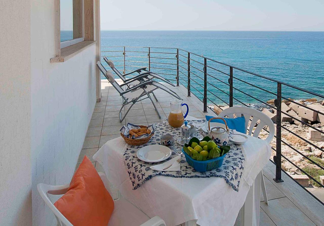 Apartment Overlooking The Sea With A View Of Old Gallipoli And The Whole Bay Eksteriør bilde
